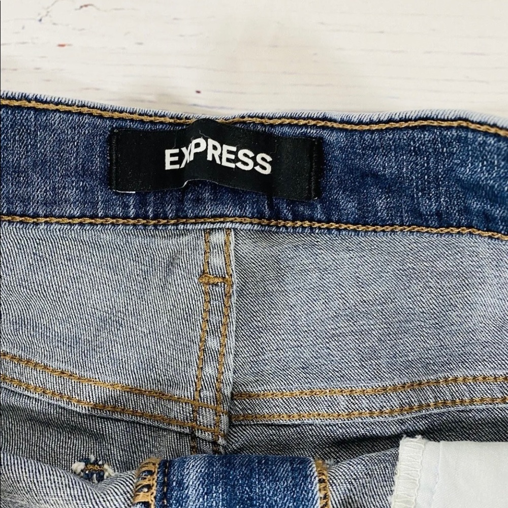 Express Jean Shorts Sz 8 Denim Booty High Rise Embroidered Flowers Hippie - Picture 6 of 9